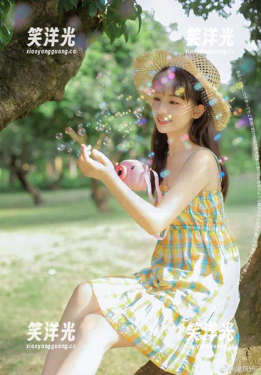 领略72斯模特私房中的驚艳美图，畅享精美套图带来的视觉冲击！.txt
