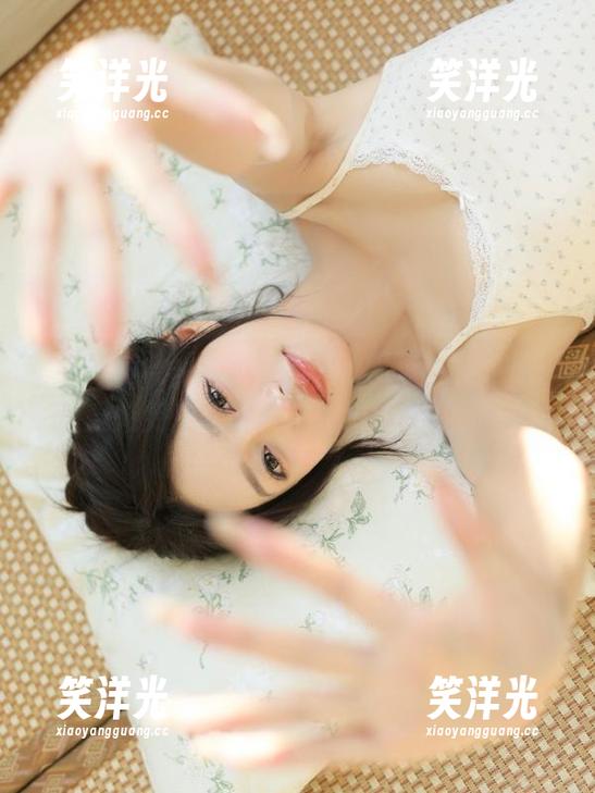走进Addielyn(에디린)的棉袜写真作品，感受她如何用镜头捕捉温暖的瞬间.txt