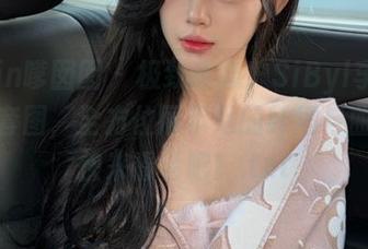 Feilin嗲囡囡 – 极致诱惑！SiByl李思宁美腿套图，全方位展示她的纤细与曲线，快来看看吧！.txt