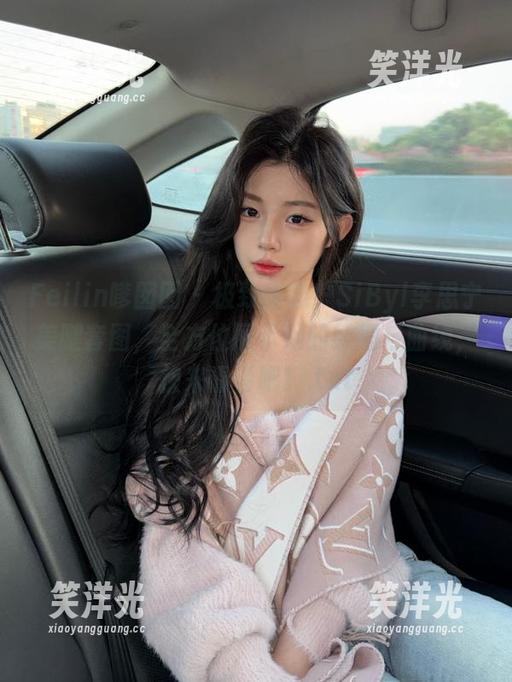 Feilin嗲囡囡-SiByl李思宁 Feilin嗲囡囡 - 极致诱惑!SiByl李思宁美腿套图,全方位展示她的纤细与曲线,快来看看吧!.txt
