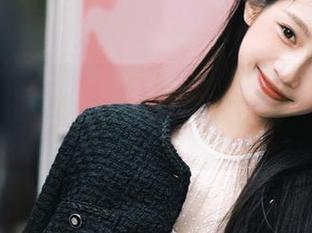 Feilin嗲囡囡 – 探索张俊佳的丝袜艺术，网盘中独家作品等你来欣赏与下载！.txt