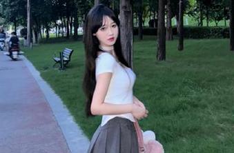 G.su(全智秀)裸足艺术集——在图册中感受她洒脱人生的每一个瞬间！.txt