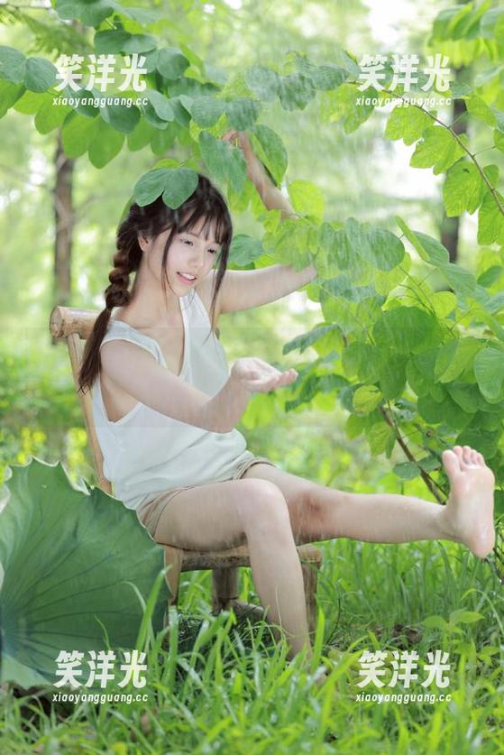 HuaYang花漾-穆菲菲 HuaYang花漾 - 深入挖掘穆菲菲黑白套图资源,感受每一帧的故事与情感.txt