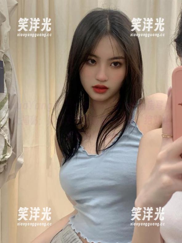 HuaYang花漾 - 许诺Sabrina私房写真大揭秘：她那双美腿背后的故事，绝对让你惊艳！.txt