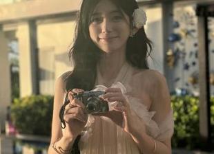 IMiss爱蜜社 – 王沫儿SaSa黑丝写真合集：精选集聚魅力与时尚的视觉享受.txt