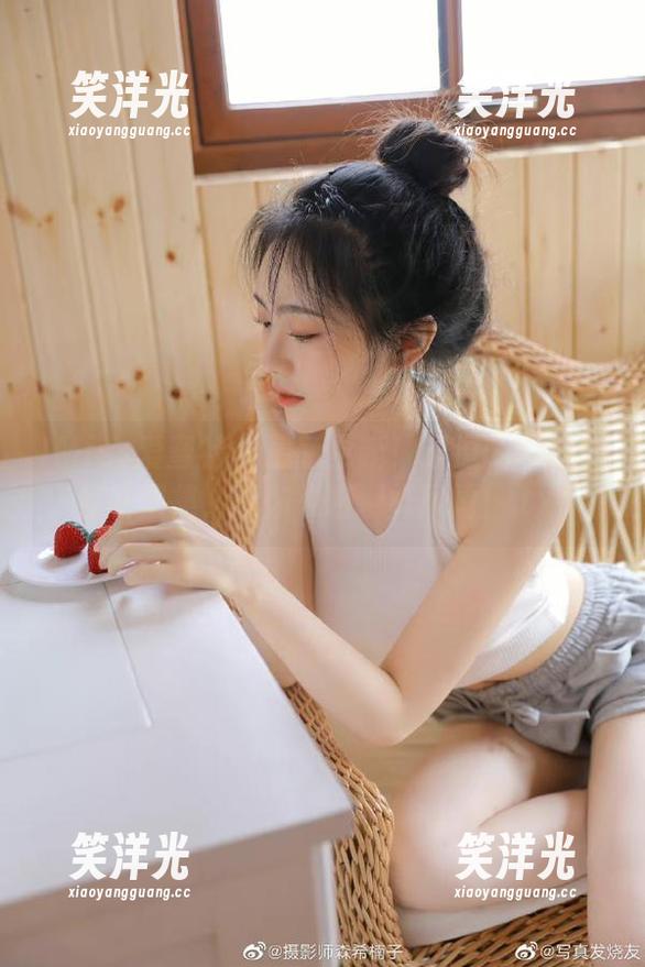 IMiss爱蜜社 - 最新更新！逗逗doudou红裙图集，让你领略别样风情！.txt