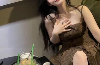 夏日必看！K酱《暑假妹妹》原图下载，带你感受清新凉爽的魅力.txt