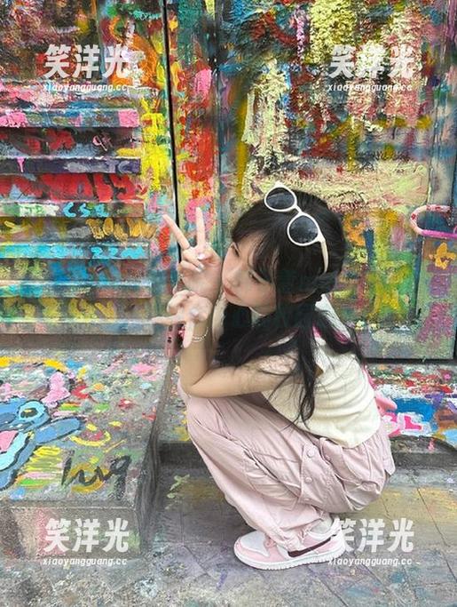 MFStar模范学院 - 韩子萱mm带来校服写真分享，唤醒你内心的校园恋曲！.txt