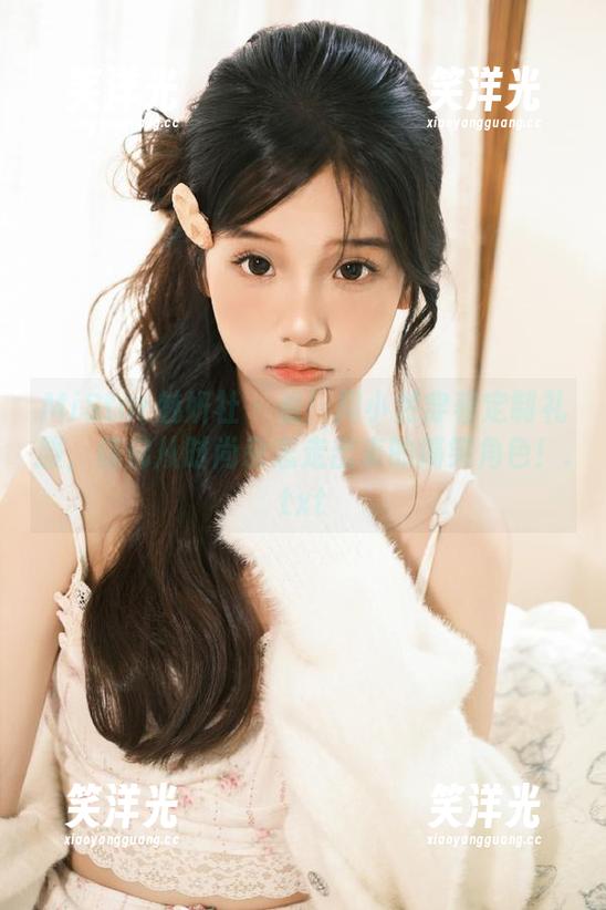 MiStar魅妍社 - 看！周小然穿着定制礼服，仿佛从时尚杂志走出来的搞笑角色！.txt