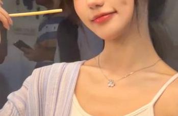 MiiTao蜜桃社 – 米琪MIKI的灰丝与光影：精选图片展现她的艺术灵感.txt