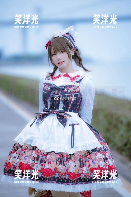 Nyako喵子 Nyako喵子的旗袍本A新图片更新,每一张都是写真界的艺术品.txt