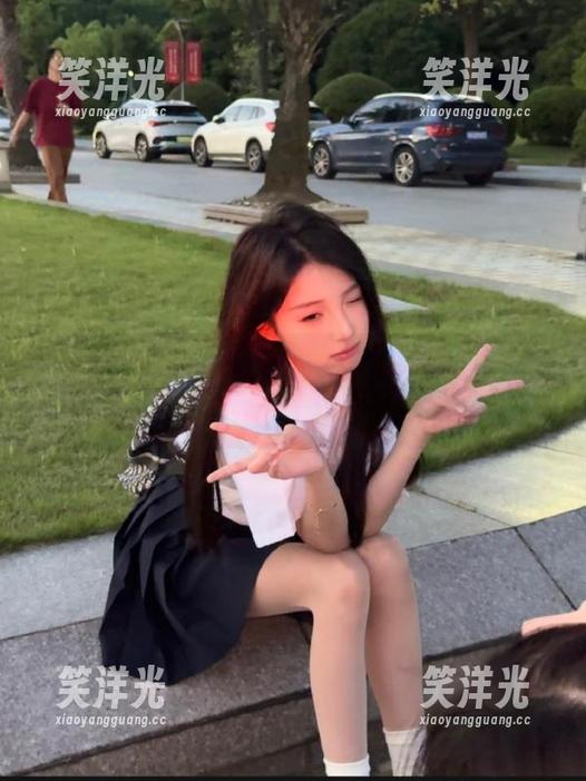 PingPing 赶快点击观看PingPing圣诞特别版图包,感受每一幅作品背后的动人故事!.txt