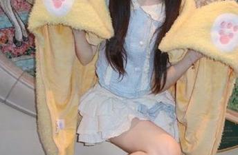 QingDouKe青豆客 – 梦娜Vanessa粉色最新套图，探索她内心深处的柔情与力量.txt