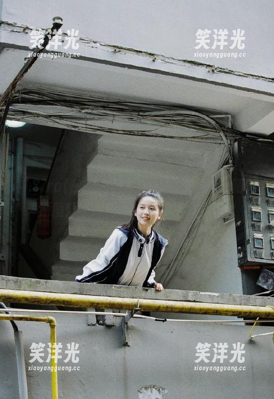 “Sira(시라)白丝”写真艺术之旅，精美原图分享助你感受她的魅力。.txt