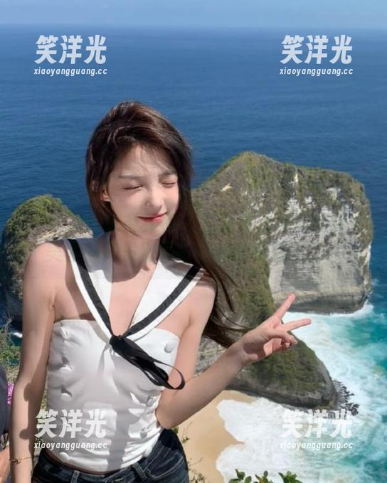 TouTiao头条女神-刘菲菲 TouTiao头条女神 - 在女神刘菲菲的私拍美图中,发现不一样的清新魅力.txt
