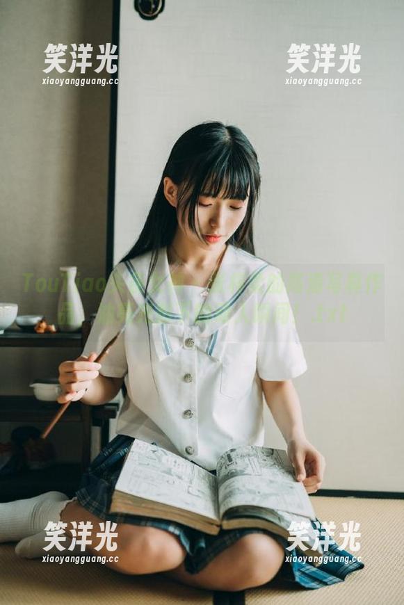 TouTiao头条女神 - 张梓柔的高清写真作品，油亮光影下的动人瞬间！.txt