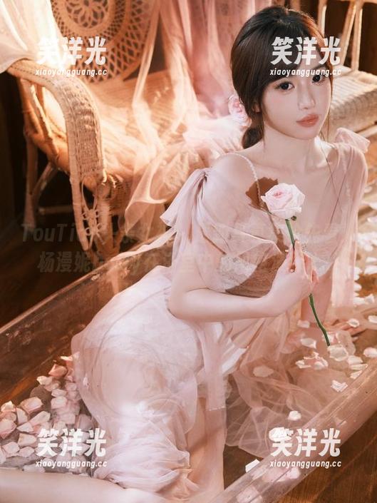TouTiao头条女神-杨漫妮baby TouTiao头条女神 - 最新写真集抢先看:杨漫妮baby在浴室中的风格演绎.txt