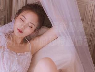 TouTiao头条女神 – 最新松果儿图库发布，探秘她照片中的独特剧情艺术.txt
