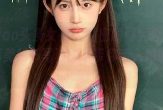TouTiao头条女神 – 私密瞬间大公开：莫小希精美秘书写真图包带你走入她的世界.txt