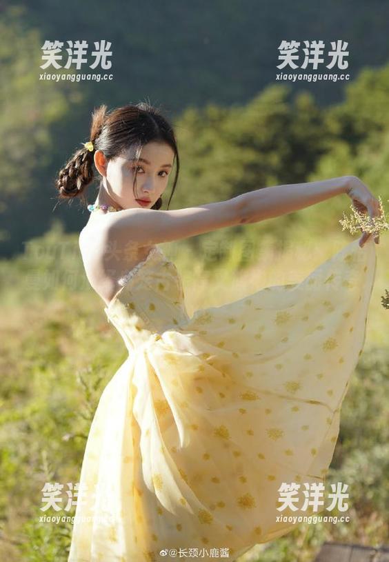 TouTiao头条女神 - 定制图集揭秘：陈怡曼如何演绎鸟笼古装高叉旗袍的美丽传奇.txt