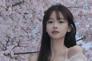 UGirls尤果网 – 最新图集抢先看!一只香蕉船女神展现她的不一样风采与风格.txt