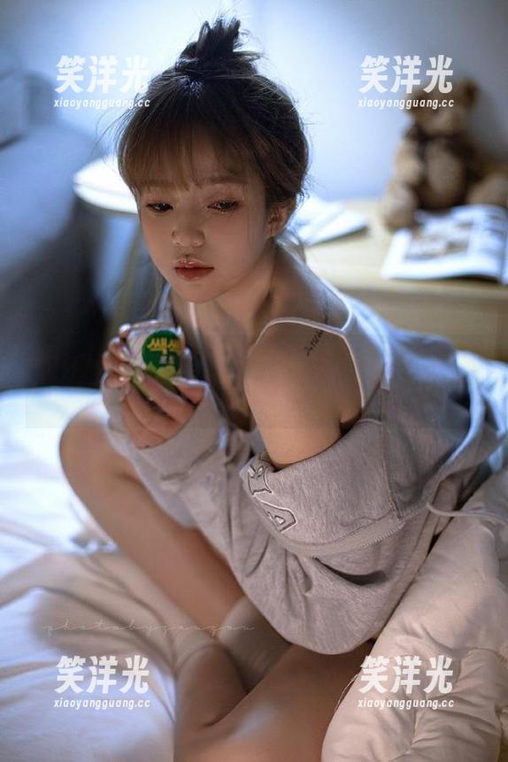 UGirls尤果网-松果儿 UGirls尤果网 - 松果儿与她的职业装:揭开私拍图集中的职场时尚秘密.txt