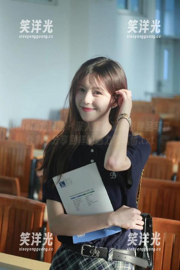 UGirls尤果网 - 深入探讨谭晓彤裸足写真合集，分享别样的魅力和风情.txt