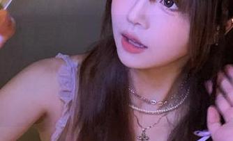 XIAOYU语画界 – 程程程的新写真来袭，皮裙与娇柔美女混搭，难道这是艺术还是笑话？.txt