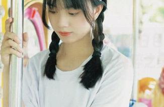 Xiuren秀人网 – 伊思思niko白色氛围写真图包，带你领略简约与纯粹之美.txt