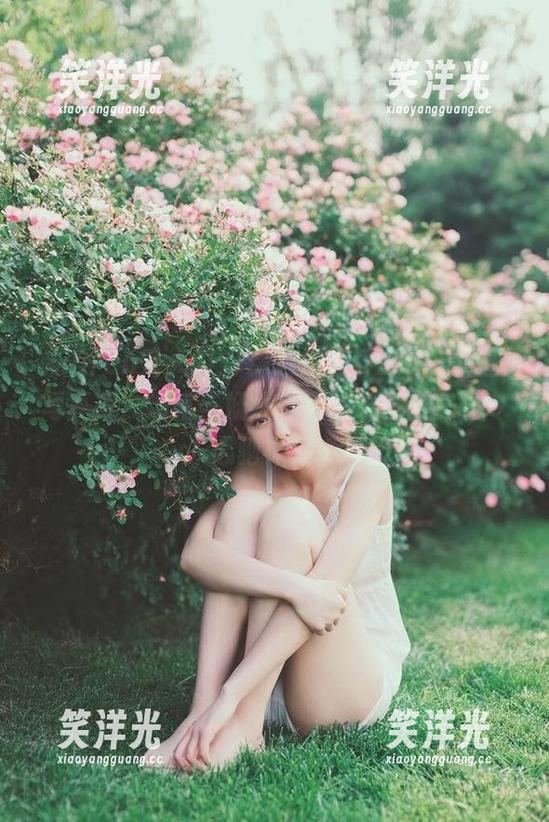 Xiuren秀人网 - 精选周思乔Betty蕾丝写真集：细腻与妩媚并存的视觉盛宴，令人心驰神往.txt