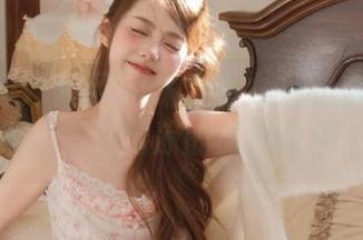 Xiuren秀人网 – 探索小九月的白色美图合集，夏日清凉的时尚氛围.txt