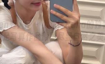 Xiuren秀人网 – 小海臀Rena的独特视角，裸足写真作品原图尽显自然之美.txt