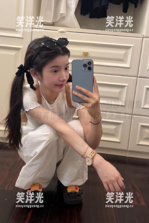 Xiuren秀人网-小海臀Rena Xiuren秀人网 - 小海臀Rena的独特视角,裸足写真作品原图尽显自然之美.txt