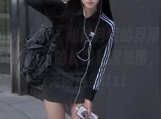 Xiuren秀人网 – 越过自嘲的界限，看徐莉芝Botty展示的长腿私房美图，笑中带有无限风情.txt