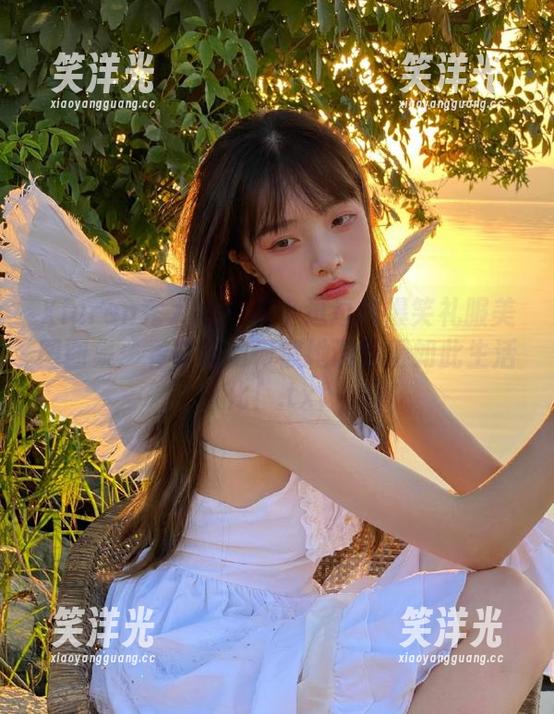 Xiuren秀人网-是小逗逗 Xiuren秀人网 - 是小逗逗的爆笑礼服美图图集:看时尚如何被她调侃得如此生活化!.txt