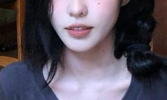 Xiuren秀人网 – 邂逅晓梦may的秘密：探索她写真作品中的美丽与哲学.txt