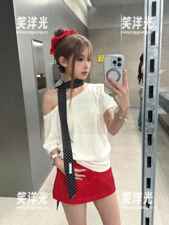 Xiuren秀人网-李佳芮Cherie Xiuren秀人网 - 在线欣赏李佳芮Cherie的校园美图,记录青春与梦想的完美结合.txt
