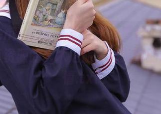 Xiuren秀人网 – 与草莓zz同行，探索纯白写真资源的艺术之旅，释放你的创作热情.txt