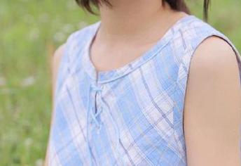 Xiuren秀人网 – 萝莉悠悠酱的海边纪行：原图写真中缱绻的海风与柔情的光影.txt