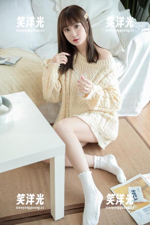 Xiuren秀人网 - 精美丝袜写真资源尽在“趁热拿铁latte”图集，展现时尚博主的个人魅力.txt
