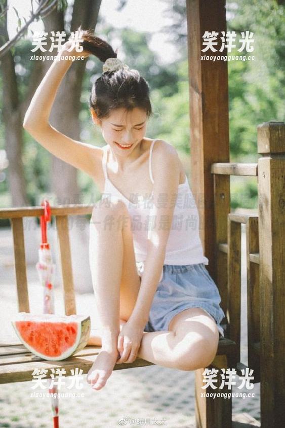 Xiuren秀人网 - 陈怡曼美腿图集深度解析：她的每一件作品都是时尚的代表.txt