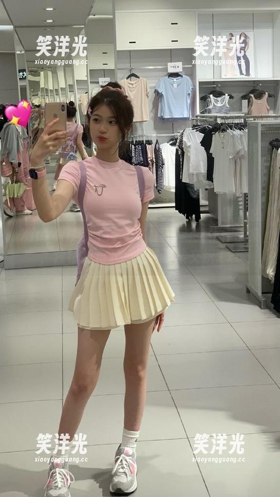 Xiuren秀人网-鹿小茜 Xiuren秀人网 - 鹿小茜最新女仆作品集,独特视角下的美与温柔交织.txt