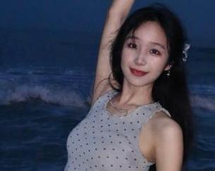 Xiuren秀人网 – 捕捉万圣节瞬间：黄婧GIGI用美图和照片记录她的创意与风格之旅.txt