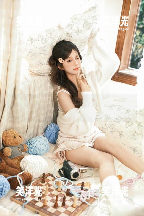 YouMi尤蜜荟 - 与Egg_尤妮丝同行：精彩自拍合集，带你领略她的美图魅力.txt