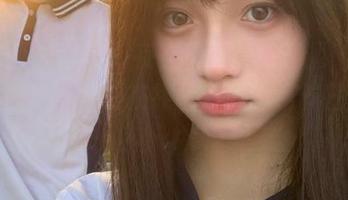 YouMi尤蜜荟 – 夜空中的是小逗逗，带来圣诞惊艳，她的在线图片闪耀着节日魅力！.txt