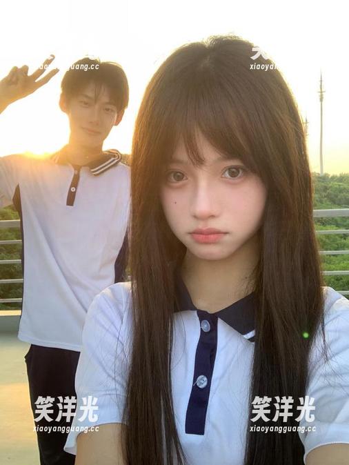 YouMi尤蜜荟 - 夜空中的是小逗逗，带来圣诞惊艳，她的在线图片闪耀着节日魅力！.txt
