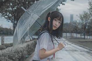 YouMi尤蜜荟 – 穆菲菲制服写真图册：融入生活的美好瞬间与时尚潮流.txt