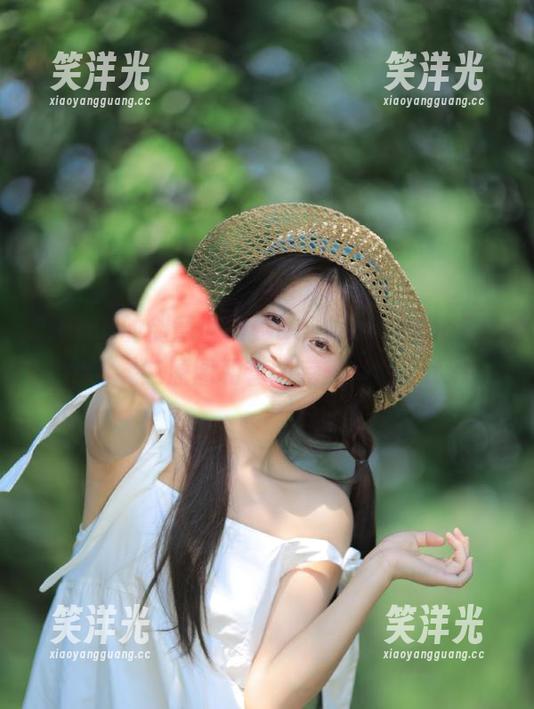 ZinieQ的创意世界：DarlingintheFranxx零二原图和套图完美呈现！.txt