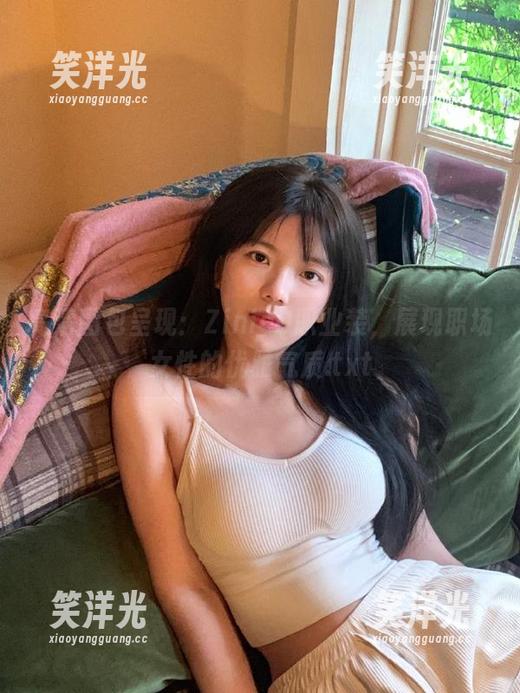 高清图包呈现：ZinieQ职业装，展现职场女性的优雅气质.txt