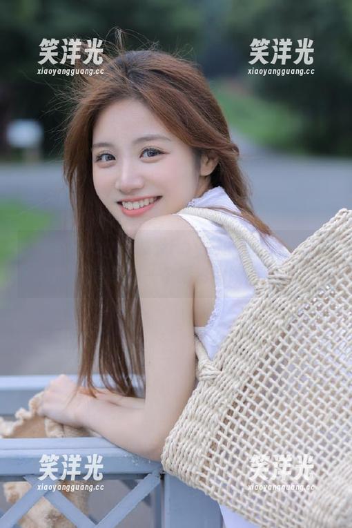 beautyleg - 感受Faye短裙魅力，精选原图记录每一个精彩的瞬间.txt